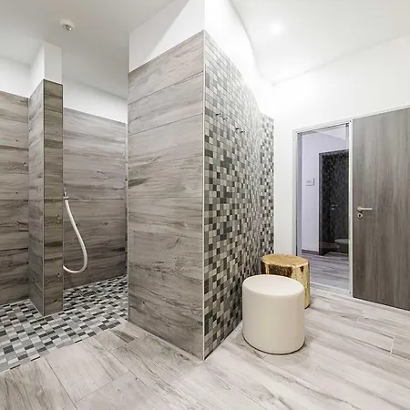 Schwalbennest Mit Balkon In Der Alten Seefahrtschule Apartmán *